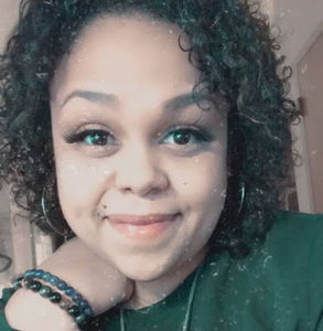 Meet your Posher, Taina